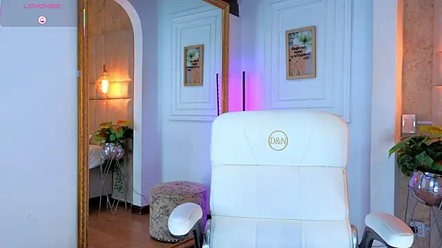 AlessiaLondon online show from October 21, 2025, 3:50 am