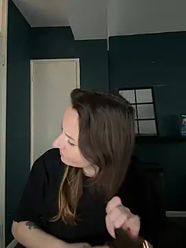 Snapshot of EmmaXXX666 chatting on February 21, 2025, 1:22 pm EmmaXXX666 online show from February 21, 2025, 1:22 pm