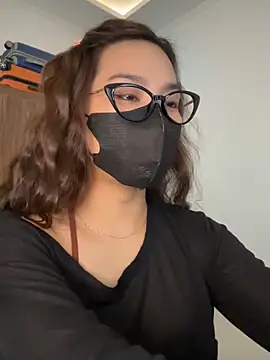 Snapshot of Lilisa_miu chatting on February 3, 2026, 6:33 am Lilisa miu online show from February 3, 2026, 6:33 am