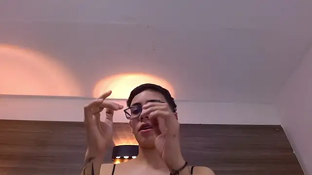 Cutie Shy  online show from March 10, 2025, 7:29 pm