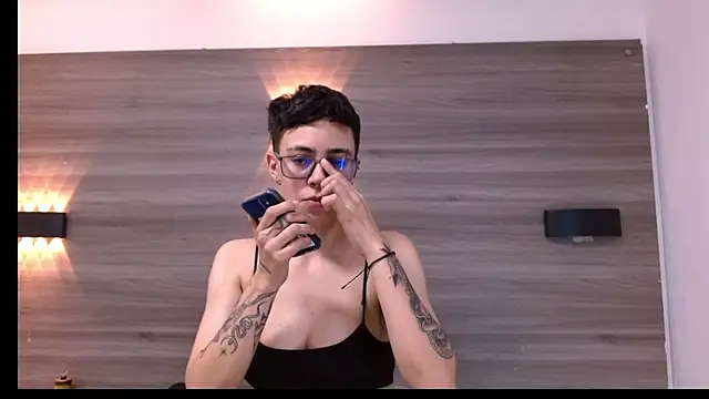 Cutie Shy  online show from March 17, 2025, 7:37 pm