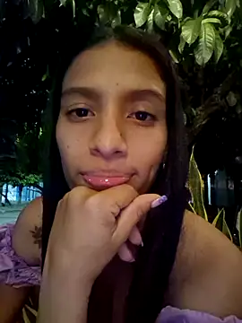 Snapshot of lily_sk chatting on February 3, 2025, 4:04 am lily sk online show from February 3, 2025, 4:04 am