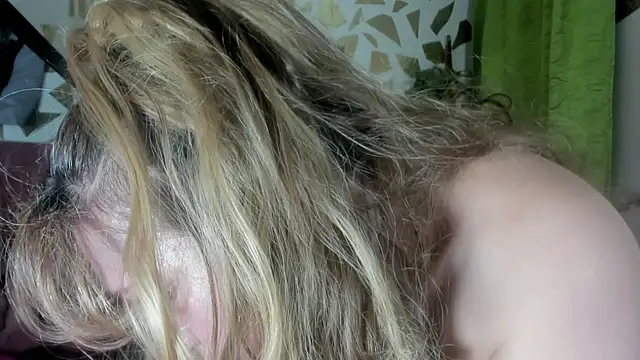 Kazsandraa online show from December 14, 2025, 12:39 am