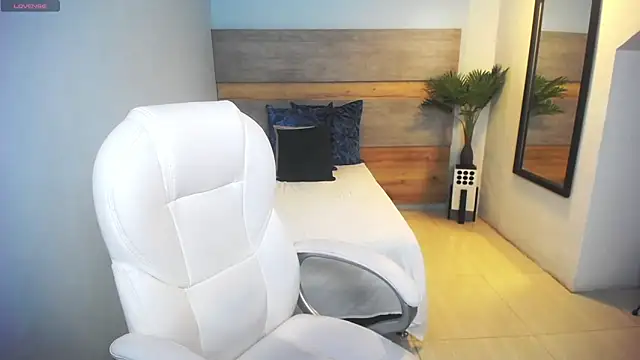 liseth fox online show from February 20, 2025, 12:30 am