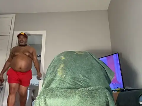 ChiRaqb8 online show from February 10, 2026, 10:42 pm