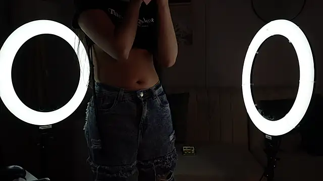 lara madisson online show from November 10, 2025, 4:50 am