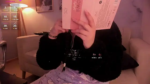 lara madisson online show from September 22, 2025, 6:19 am