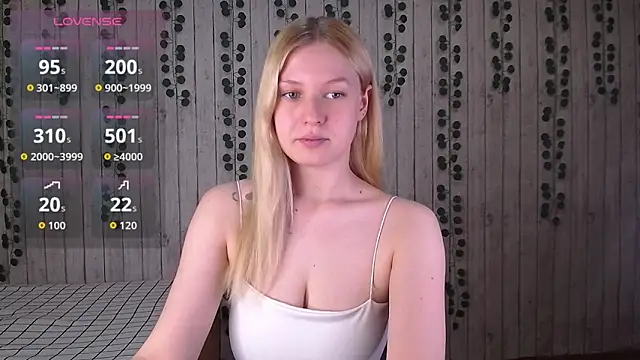 EmiliaDuchess online show from November 13, 2025, 7:34 am