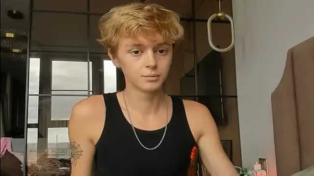 agelandreww online show from April 24, 2026, 12:29 pm