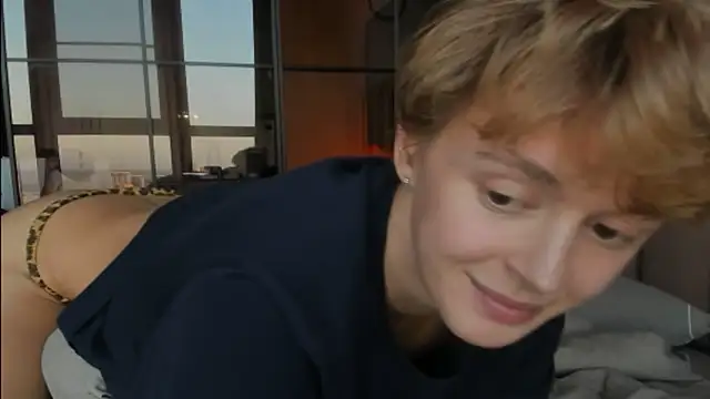 agelandreww online show from April 28, 2026, 4:11 pm