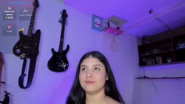 lilpervertgirl online show from January 3, 2025, 4:48 pm