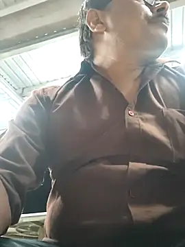 Srmotrs online show from October 12, 2025, 9:49 pm