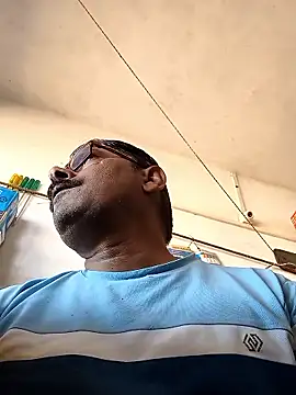 Snapshot of Srmotrs chatting on January 17, 2026, 5:44 am Srmotrs online show from January 17, 2026, 5:44 am