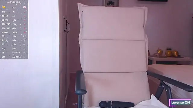 AdeleLovely online show from September 11, 2025, 5:18 am