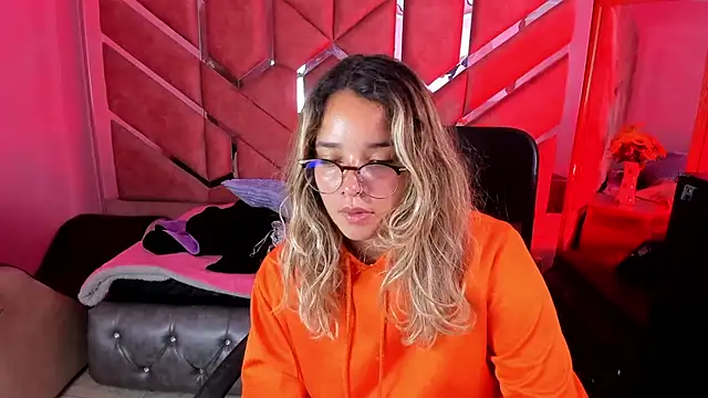 Olivia Fox69 online show from September 28, 2025, 3:57 am