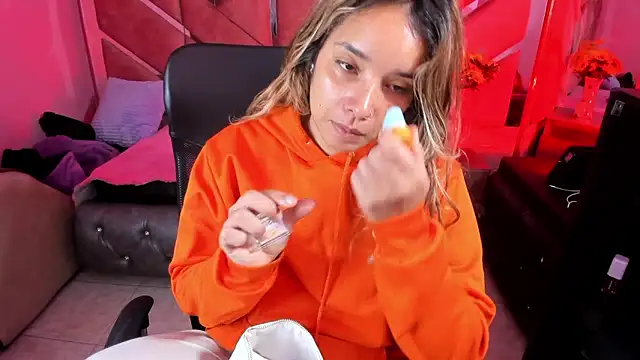 Olivia Fox69 online show from September 30, 2025, 3:34 am