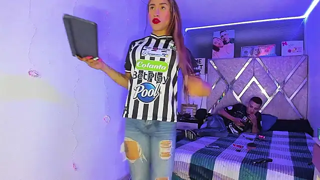 Snapshot of parejacaliente20154 chatting on February 28, 2026, 2:33 am parejacaliente20154 online show from February 28, 2026, 2:33 am