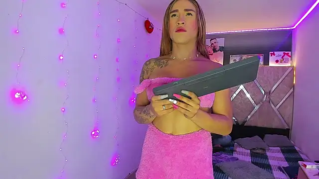 Snapshot of parejacaliente20154 chatting on February 27, 2026, 1:06 am parejacaliente20154 online show from February 27, 2026, 1:06 am