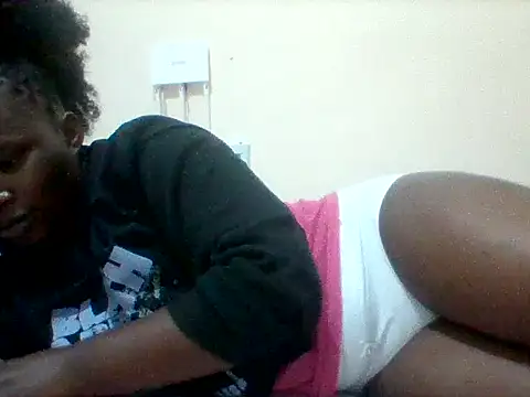 sweetangel41 online show from July 4, 2026, 4:55 pm