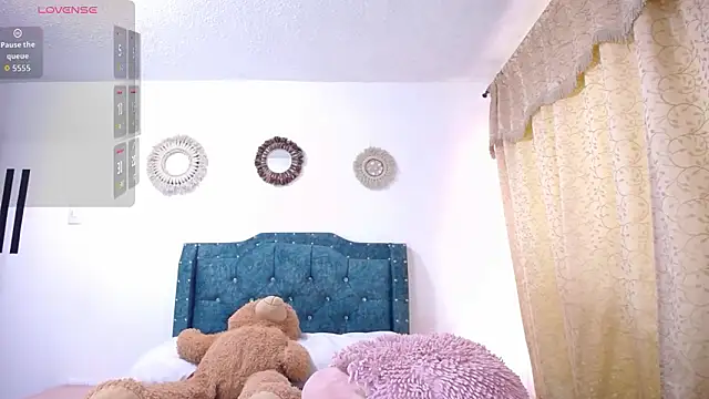 sofiamature01 online show from February 13, 2026, 9:04 pm