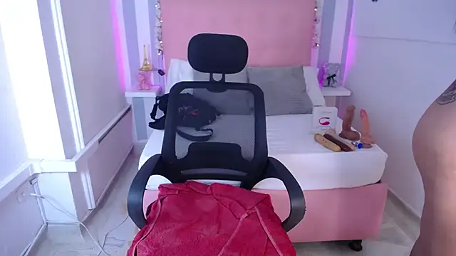 Lunna boobs online show from October 18, 2025, 4:58 am