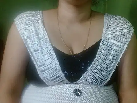 Snapshot of LOVERIAKOL chatting on February 9, 2026, 7:12 pm LOVERIAKOL online show from February 9, 2026, 7:12 pm