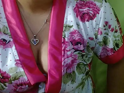 Snapshot of LOVERIAKOL chatting on February 22, 2026, 5:36 pm LOVERIAKOL online show from February 22, 2026, 5:36 pm