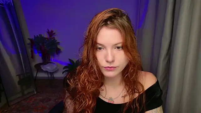Elsie Ginger online show from December 17, 2025, 9:53 pm