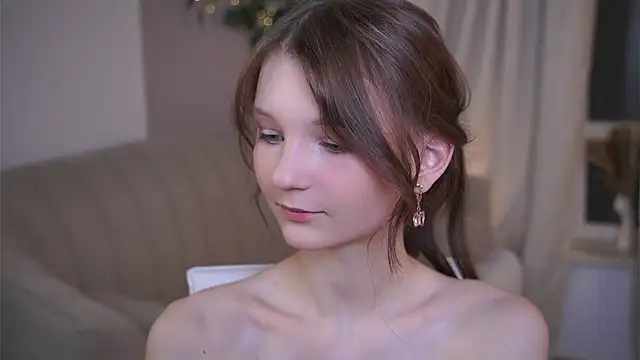 CindyGarrison online show from April 9, 2026, 9:43 pm