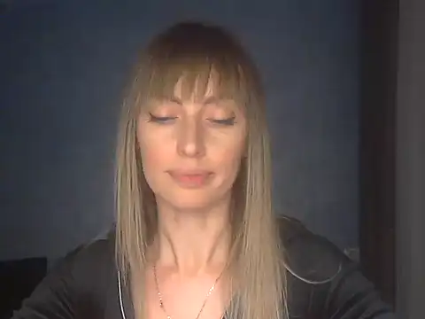 EffectMaya online show from March 10, 2026, 6:01 pm