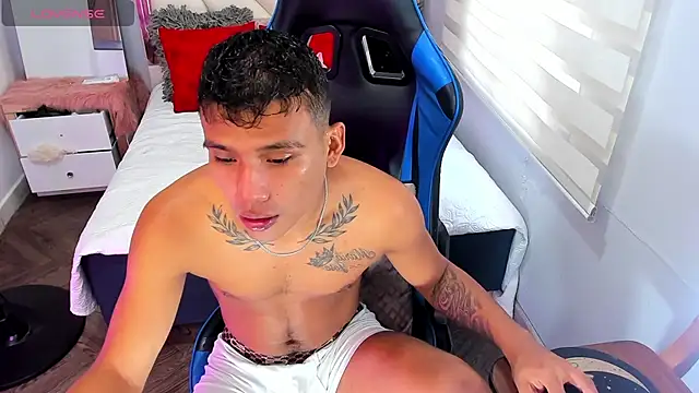 Snapshot of Backsex_boy chatting on October 11, 2025, 3:24 pm Backsex boy online show from October 11, 2025, 3:24 pm