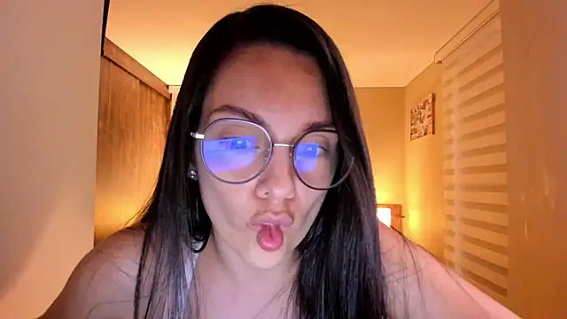 Snapshot of anabel_025 chatting on March 4, 2025, 10:05 pm anabel 025 online show from March 4, 2025, 10:05 pm