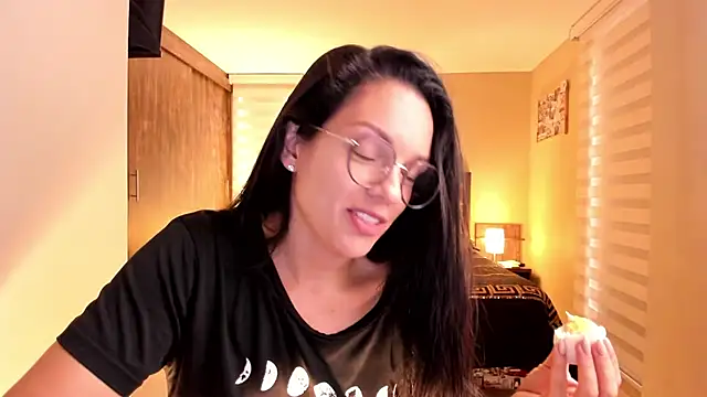 Snapshot of anabel_025 chatting on March 17, 2025, 3:29 pm anabel 025 online show from March 17, 2025, 3:29 pm