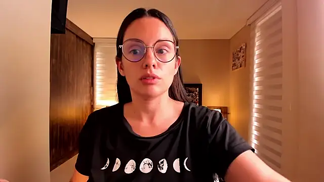 Snapshot of anabel_025 chatting on February 18, 2025, 6:37 pm anabel 025 online show from February 18, 2025, 6:37 pm