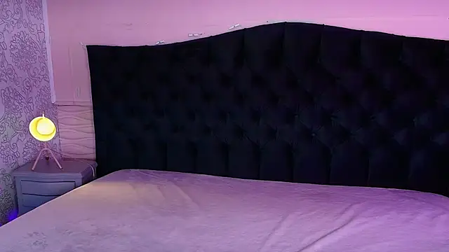 Julieta Cortes   online show from April 8, 2026, 12:06 pm