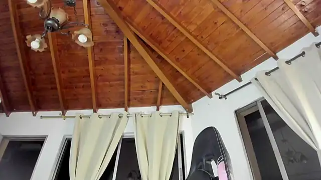 IsaFontanna online show from January 9, 2026, 1:23 am