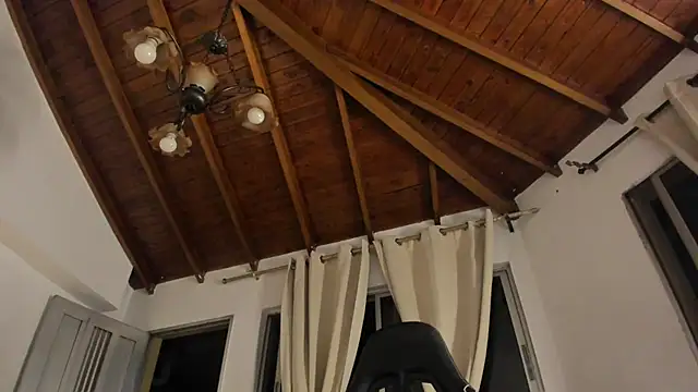 IsaFontanna online show from April 12, 2026, 11:52 pm