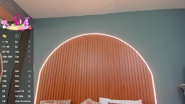 NayeCloud online show from December 22, 2025, 3:39 am