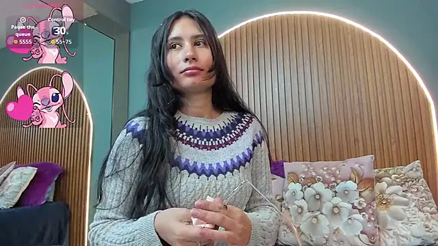 NayeCloud online show from September 11, 2025, 3:28 am