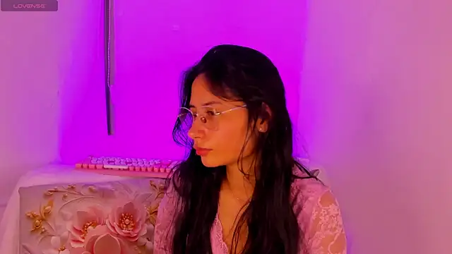 Snapshot of NayeCloud chatting on February 27, 2026, 7:52 am NayeCloud online show from February 27, 2026, 7:52 am