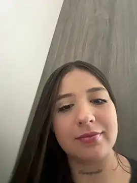 Sabrina Lennox online show from February 6, 2026, 2:51 am