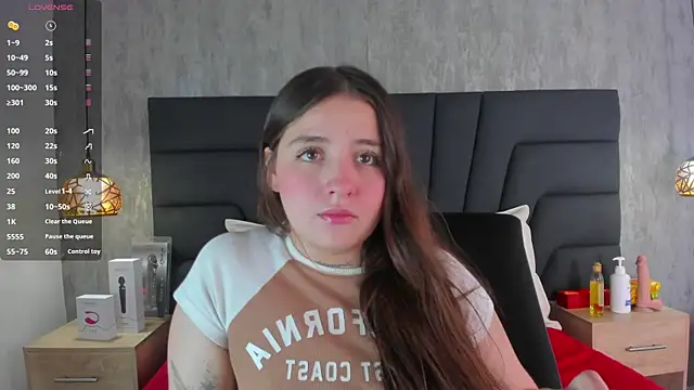 Sabrina Lennox online show from March 20, 2025, 8:19 pm