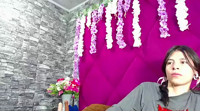 Sasha Petitte online show from March 7, 2025, 9:18 am