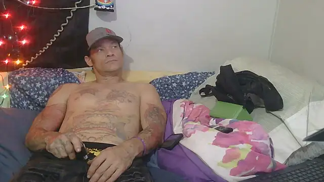 TheOneYouLove69 online show from October 9, 2025, 6:47 am