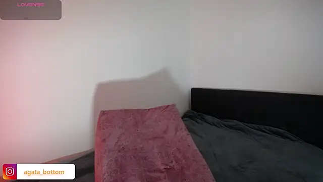 NewAgatha Bolton online show from November 27, 2025, 8:53 pm