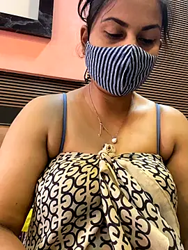 HaaniKaur online show from October 15, 2025, 7:16 am