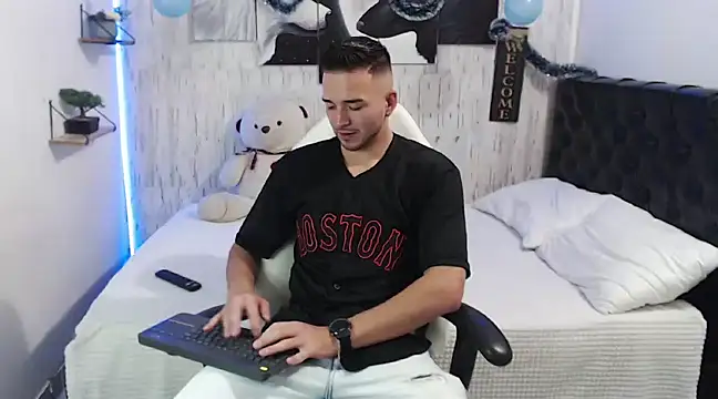 tommycash 777 online show from December 5, 2024, 5:12 pm