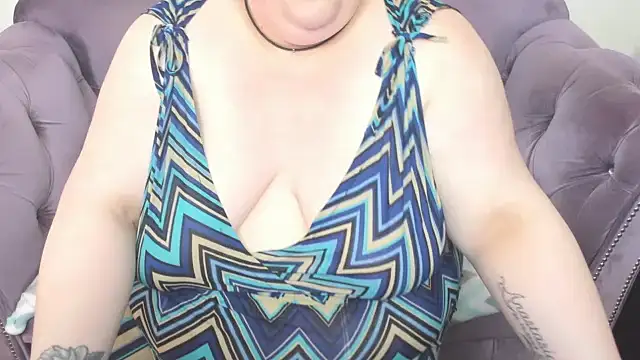 Snapshot of fashiona chatting on June 9, 2026, 11:33 am fashiona online show from June 9, 2026, 11:33 am