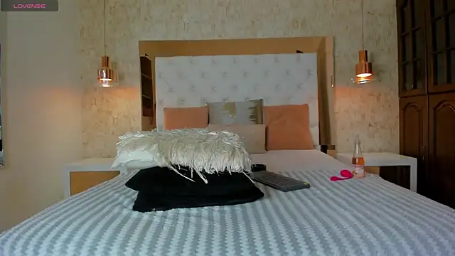 Snapshot of LiaJohnnson chatting on March 1, 2026, 2:00 am LiaJohnnson online show from March 1, 2026, 2:00 am