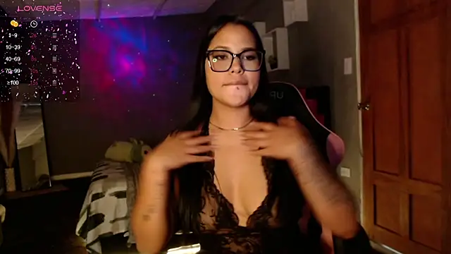 Snapshot of alexa_kei chatting on October 3, 2025, 7:48 pm alexa kei online show from October 3, 2025, 7:48 pm